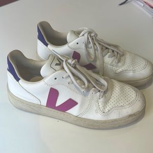 Vejas V10 Sneakers